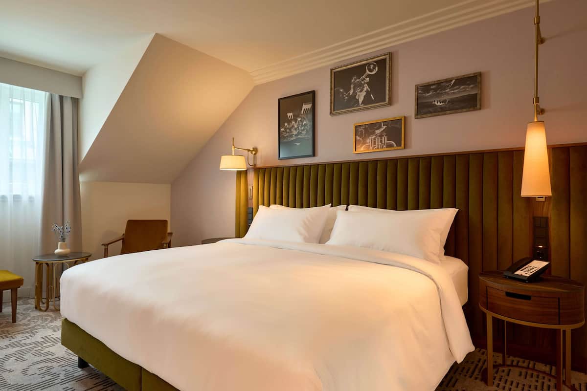 In-room safe, individually decorated, individually furnished, desk
