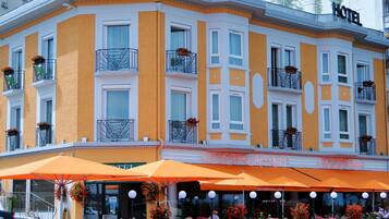 Fachada de la propiedad