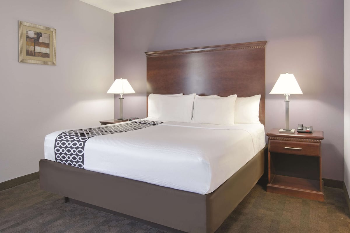Premium bedding, pillowtop beds, desk, iron/ironing board