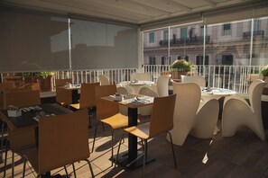 Free daily buffet breakfast - Hotel Airone (Naples)