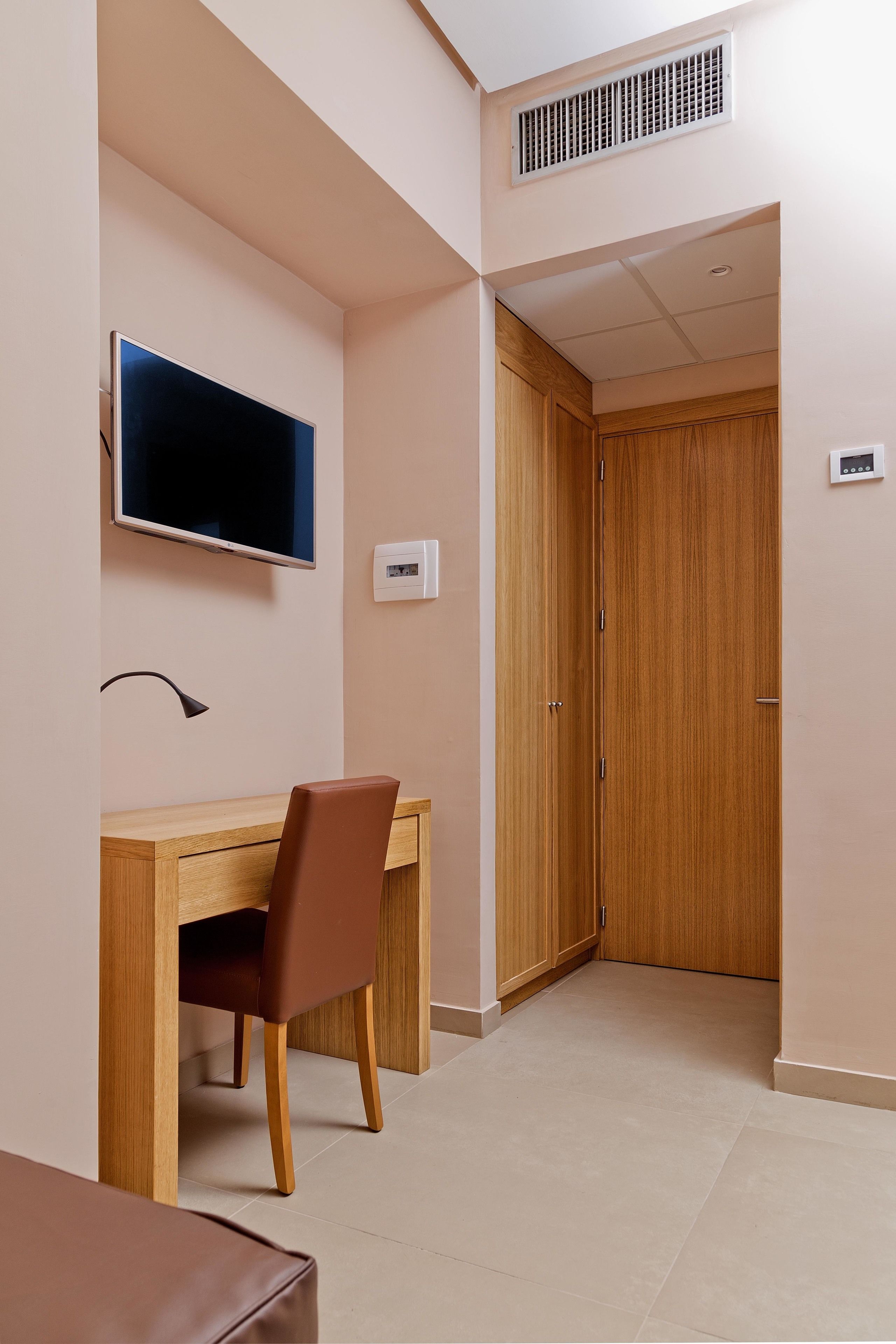 double room, balcony | premium bedding, in-room safe, individually decorated, desk