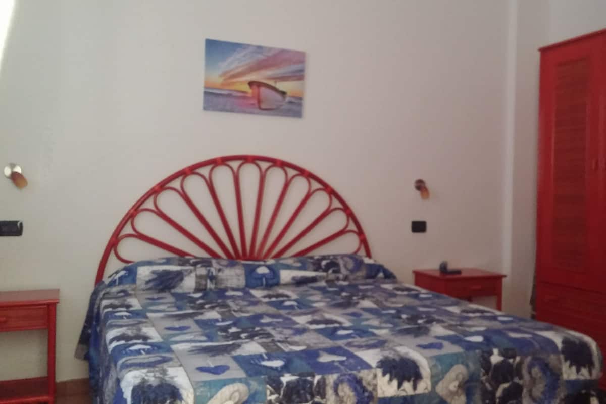 Double Room | Desk, laptop workspace, blackout curtains, cots/infant beds