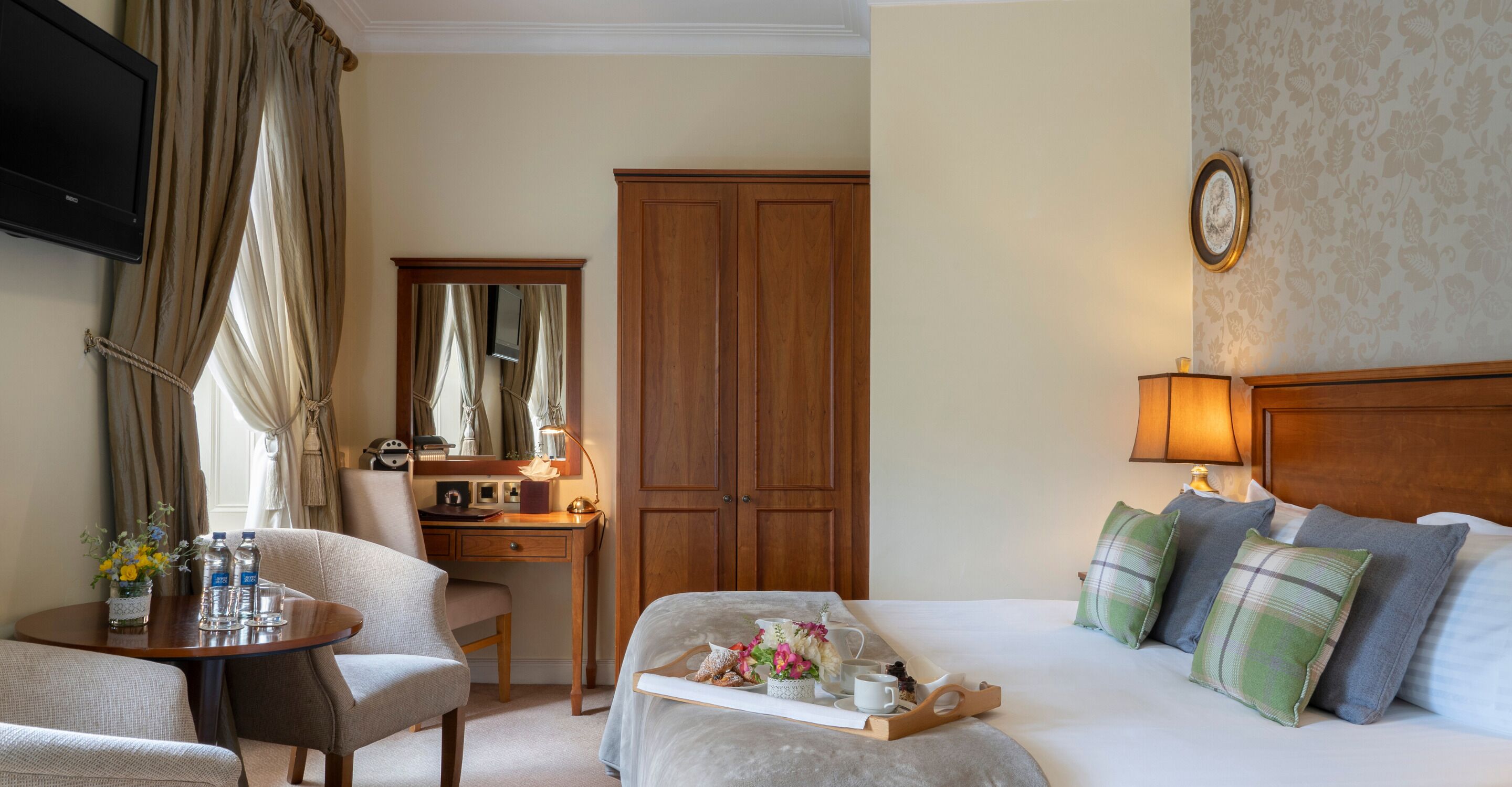 1 bedroom, in-room safe, desk, iron/ironing board