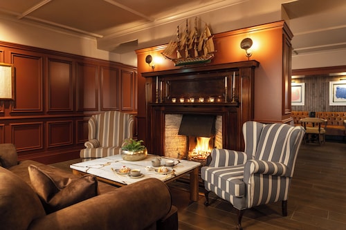 The Harbourview Hotel