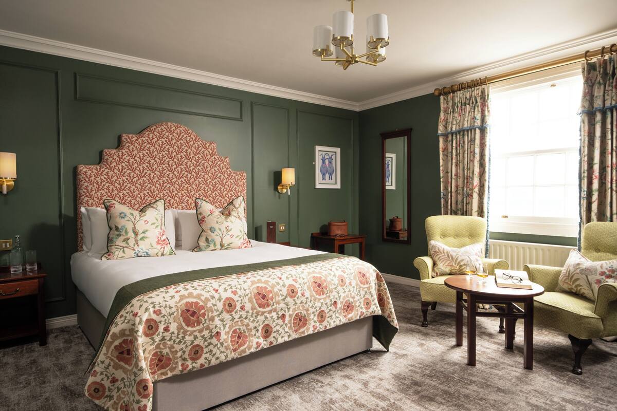 iron/ironing board, free wifi, bed sheets