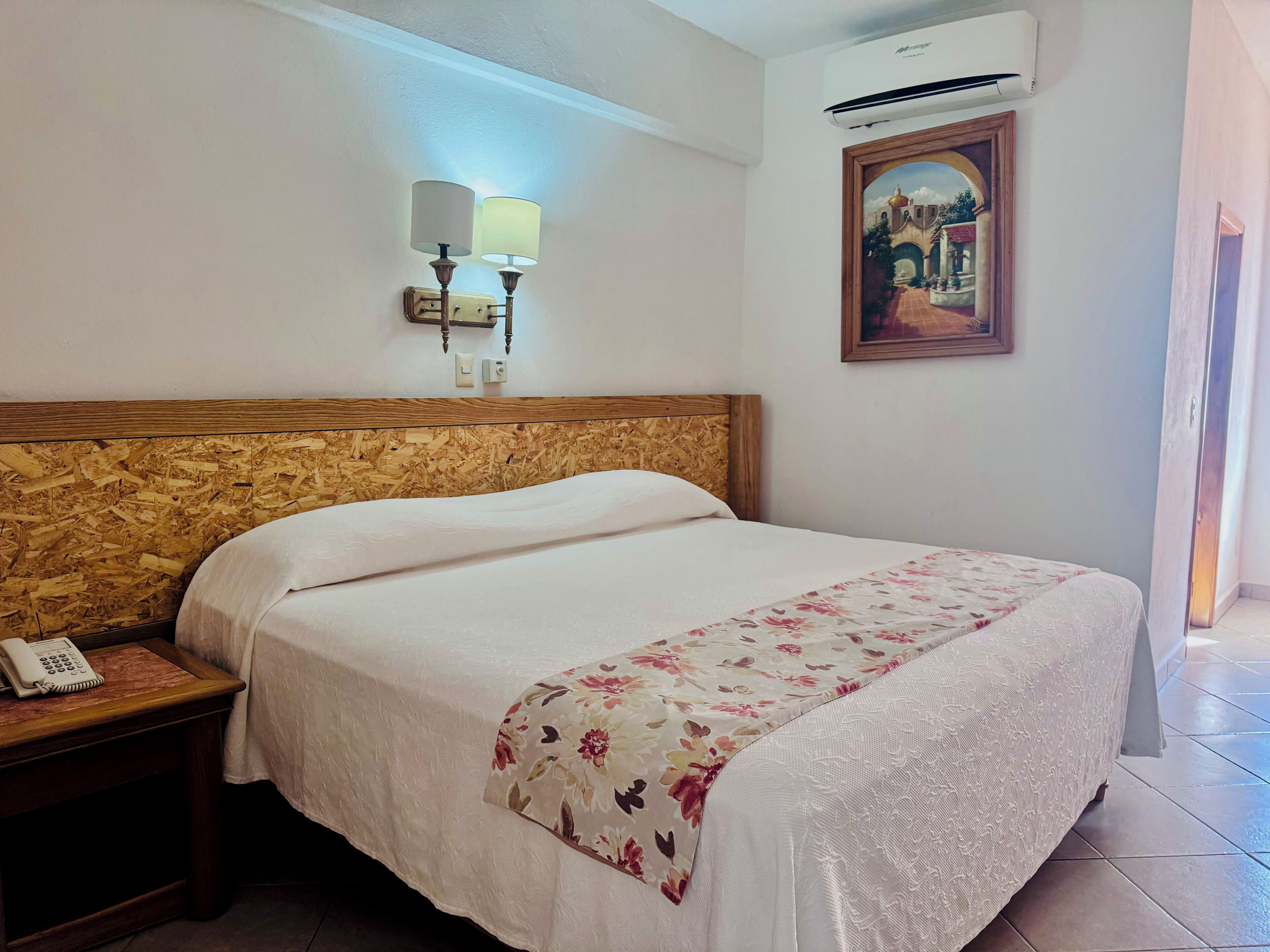 Basic Room | In-room safe, free WiFi, bed sheets