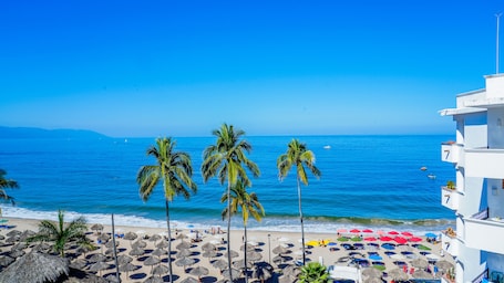 Superior Room, 1 King Bed | Beach/ocean view