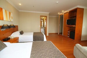 Luxury Double or Twin Room | Minibar, in-room safe, desk, free WiFi - Plaza Rio Residences - Barra First (Rio de Janeiro)
