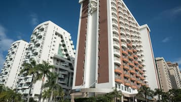 Superior Room Quadruple | Pemandangan jalan