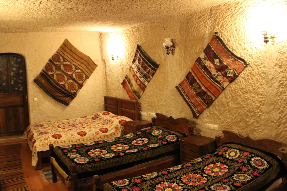 Daisy Deluxe Cave Room | 1 svefnherbergi, rúmföt af bestu gerð, öryggishólf í herbergi