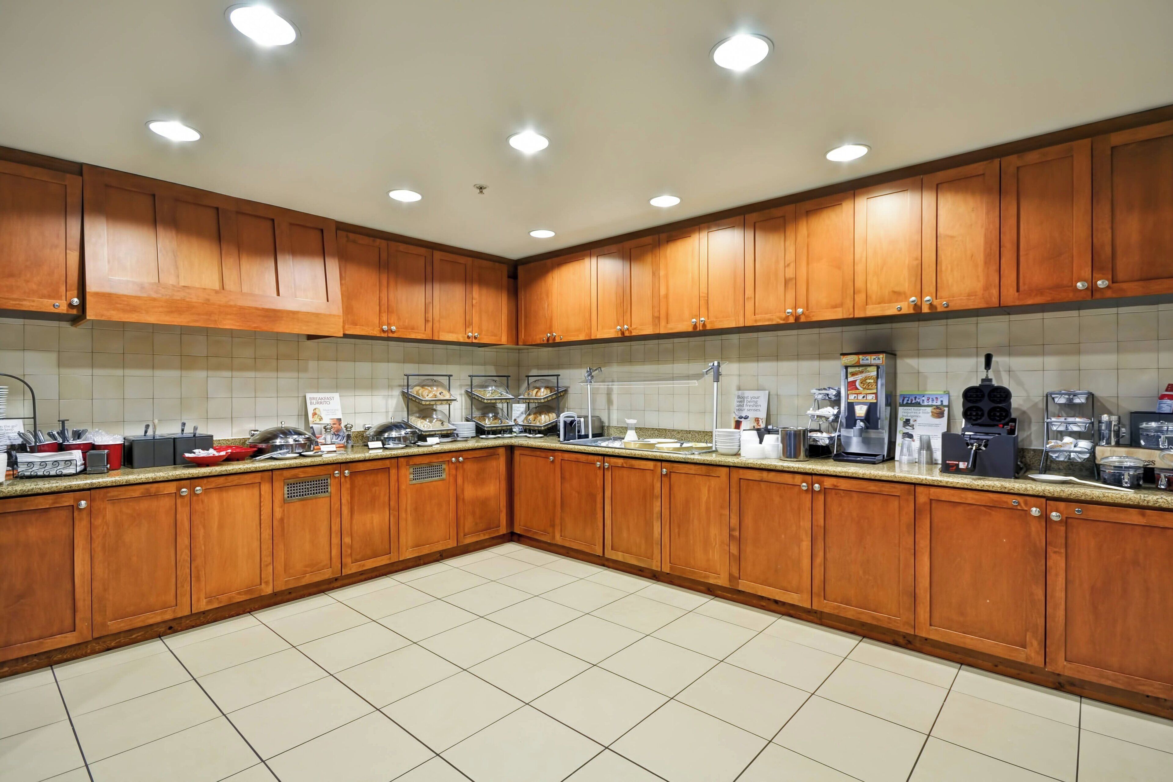 free daily continental breakfast