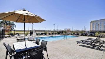 Outdoor pool, pool umbrellas