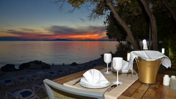 2 restaurants, lunch, dinner served; Mediterranean cuisine
