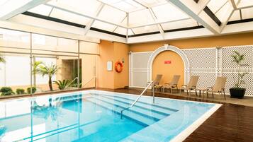 Indoor pool, pool loungers