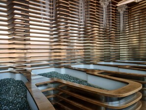 Salas de tratamientos para parejas, sauna, bañera de hidromasaje 