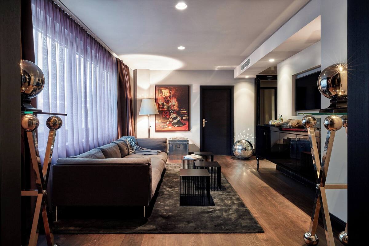 Premium bedding, minibar, in-room safe, soundproofing
