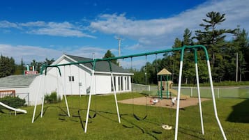 Tempat bermain anak - outdoor