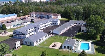 Mackinaw Budget Inn