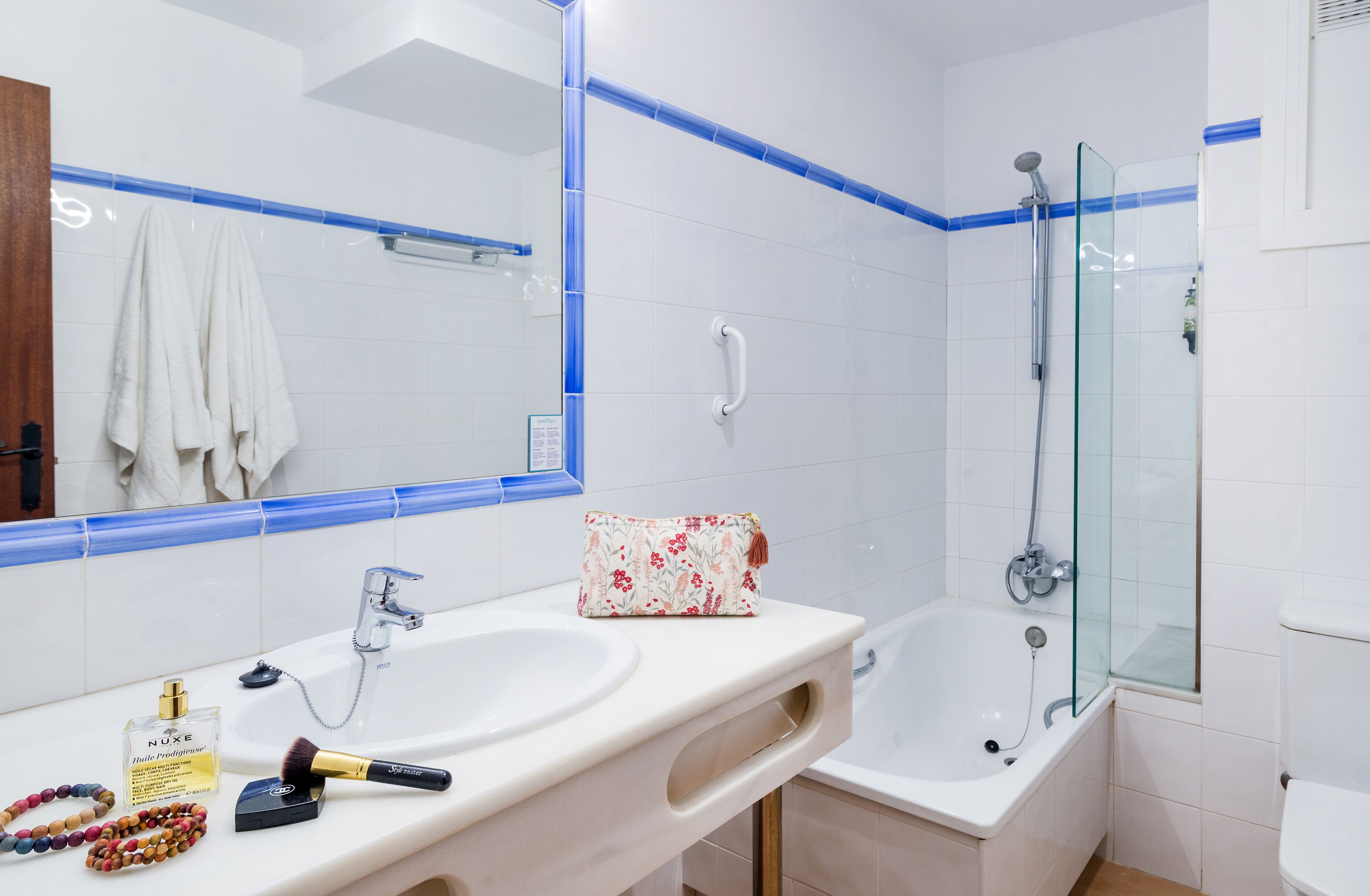 superior double room | in-room safe, desk, iron/ironing board, free wifi