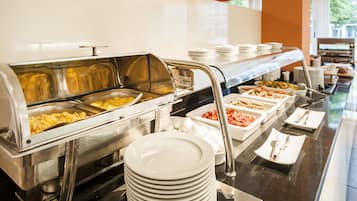 Daily cooked-to-order breakfast for a fee