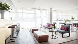 Coin salon dans le hall