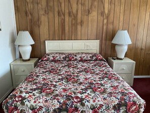 Chambre Standard, 1 grand lit | Bureau, chambres insonorisées, Wi-Fi gratuit, draps fournis