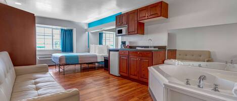 مكتب وستائر تعتيم ومكواة/لوح كي وواي فاي مجانًا