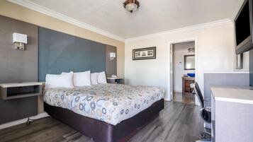 Standard Room, 1 King Bed, Non Smoking | Premium bedding, pillowtop beds, desk, iron/ironing board
