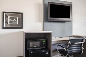 Standard Room, 1 King Bed, Non Smoking | Television