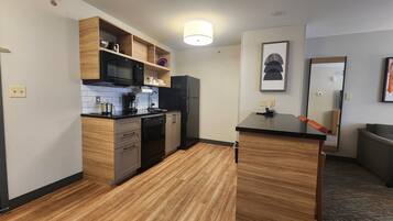 In-room safe, desk, iron/ironing board, free cribs/infant beds