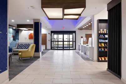 Holiday Inn Express & Suites Kingsville by IHG