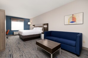 In-room safe, desk, iron/ironing board, free cots/infant beds - Holiday Inn Express & Suites Kingsville by IHG (Kingsville)