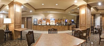 Holiday Inn Express & Suites Kingsville by IHG