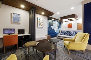 Exterior - Holiday Inn Express & Suites Kingsville by IHG (Kingsville)