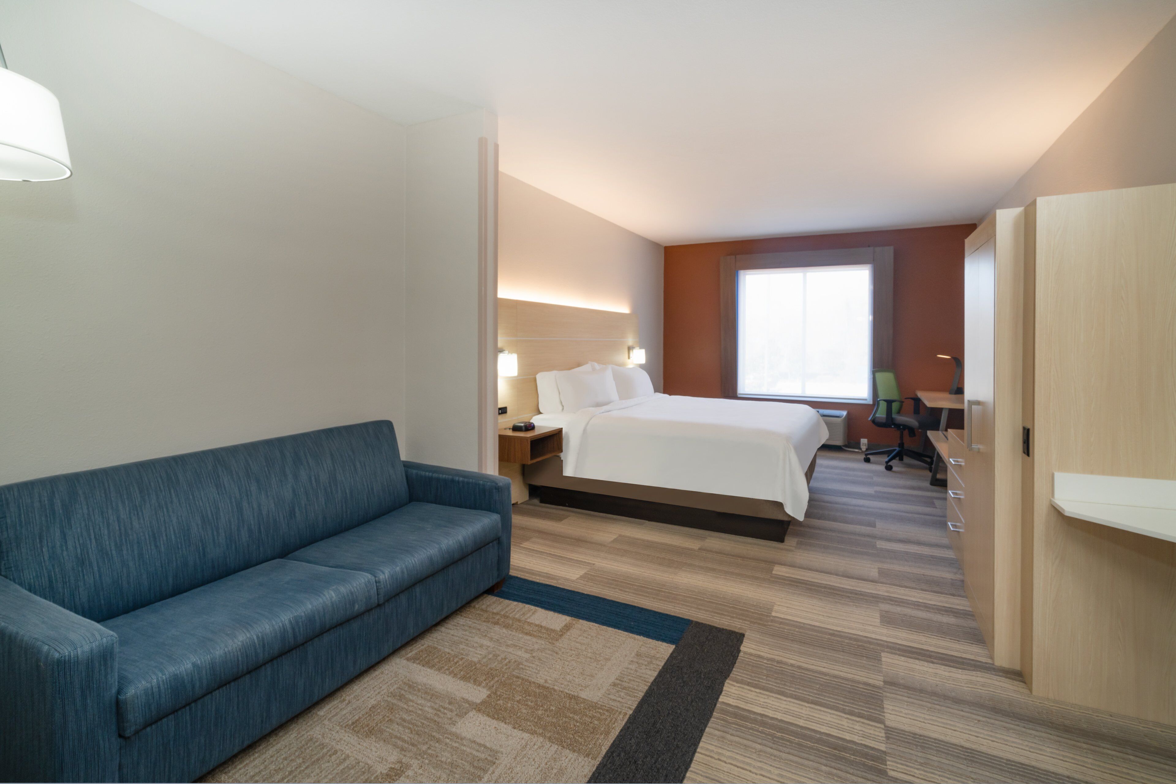 1 bedroom, desk, laptop workspace, blackout curtains