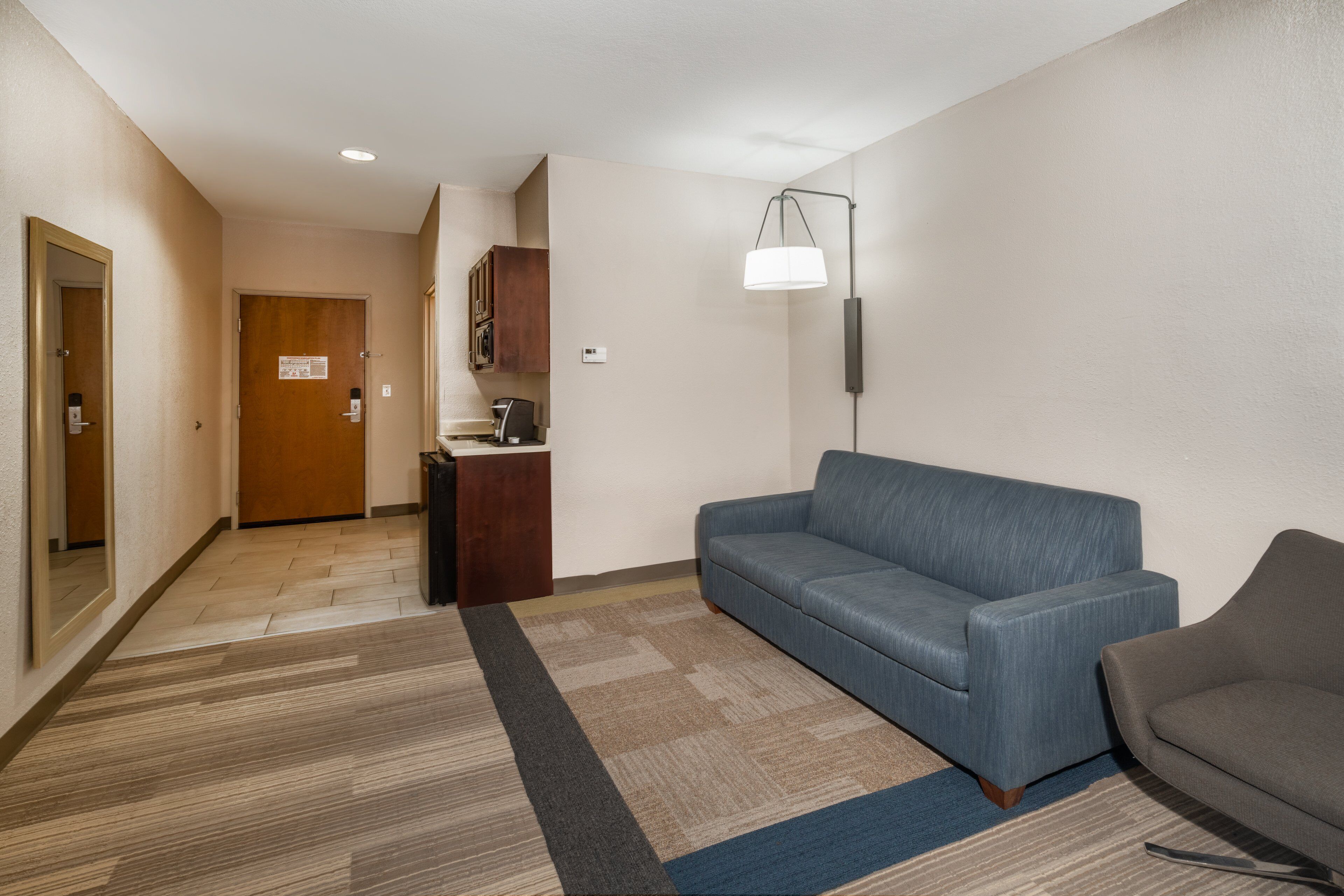 1 bedroom, desk, laptop workspace, blackout curtains