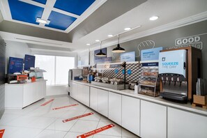 Free buffet breakfast 