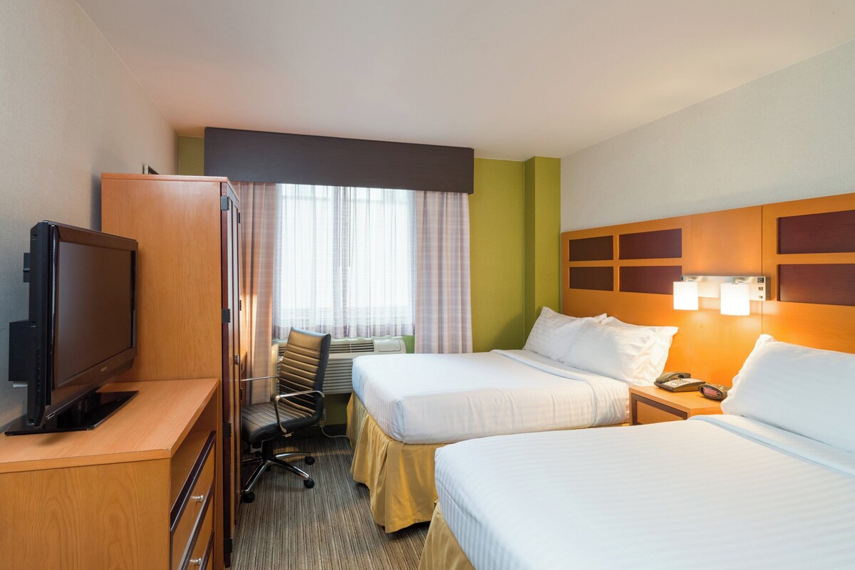 In-room safe, desk, blackout drapes, soundproofing