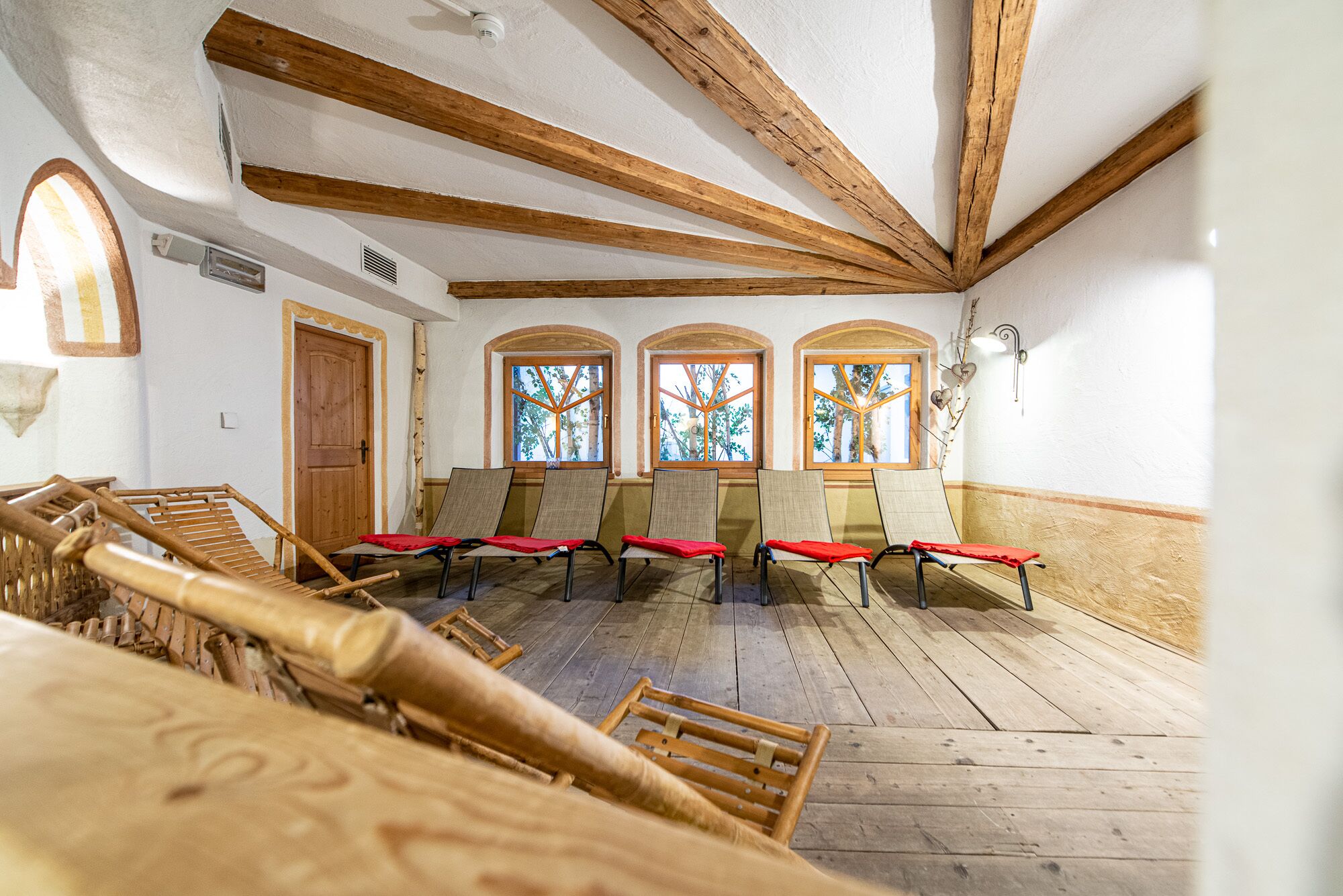 sauna, hot tub, steam room, turkish bath/hammam, body treatments