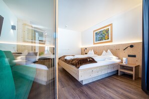 Chambre Supérieure Double ou avec lits jumeaux, balcon (Girasole)