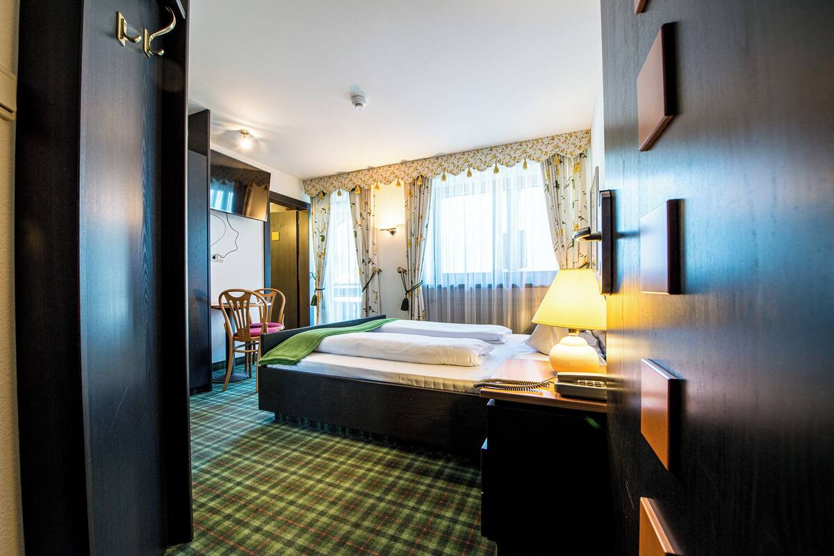 standard double room, balcony (calendula a) | 1 bedroom, down duvets, minibar, in-room safe