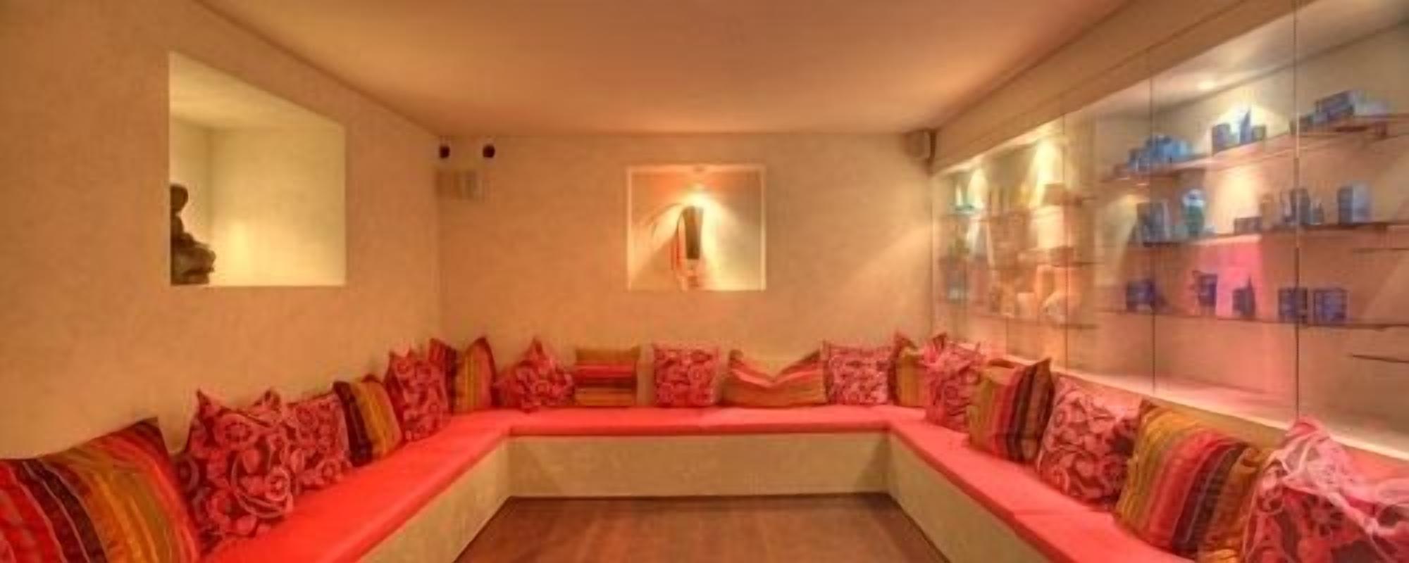 sauna, hot tub, steam room, turkish bath/hammam, body treatments