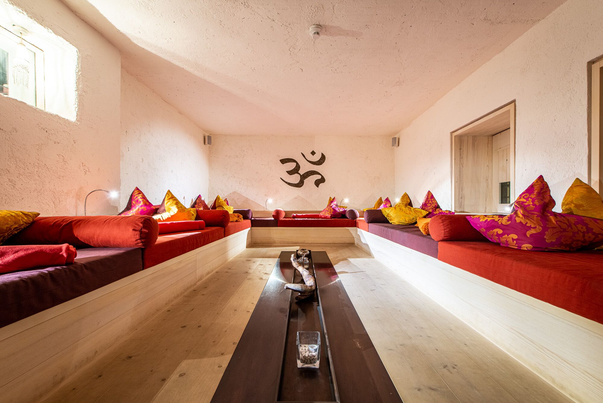 sauna, hot tub, steam room, turkish bath/hammam, body treatments