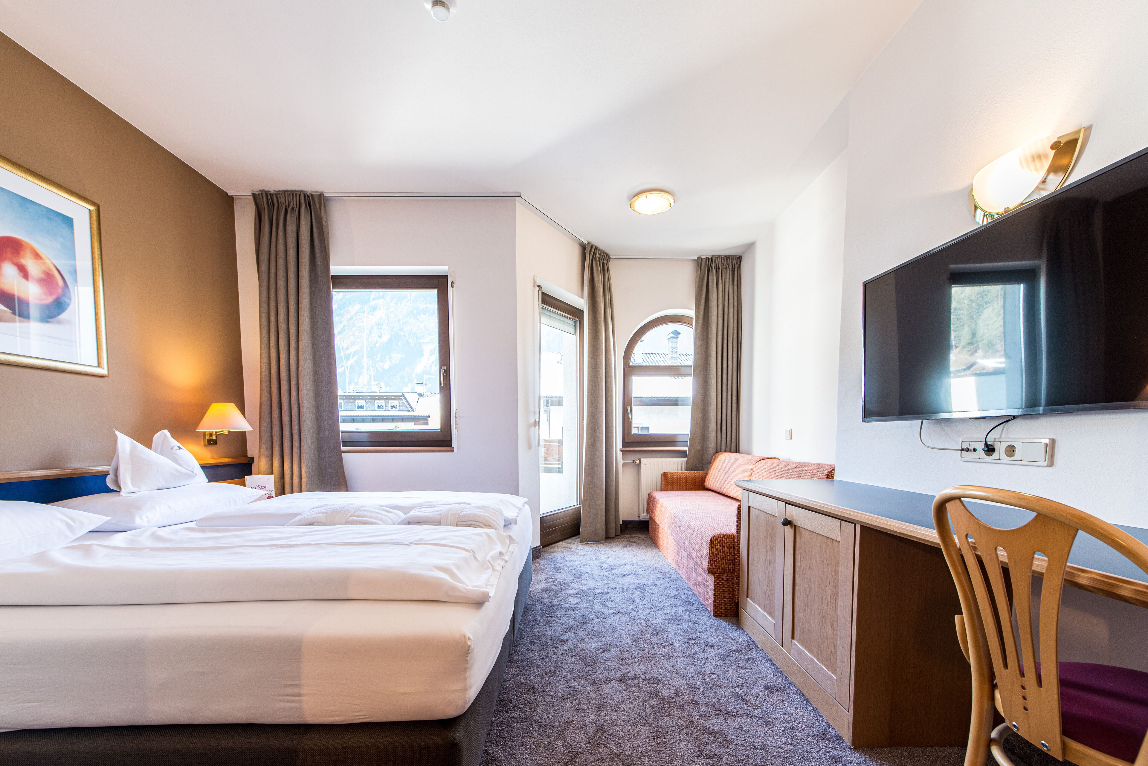 junior suite, balcony (margherita) | 1 bedroom, down duvets, minibar, in-room safe