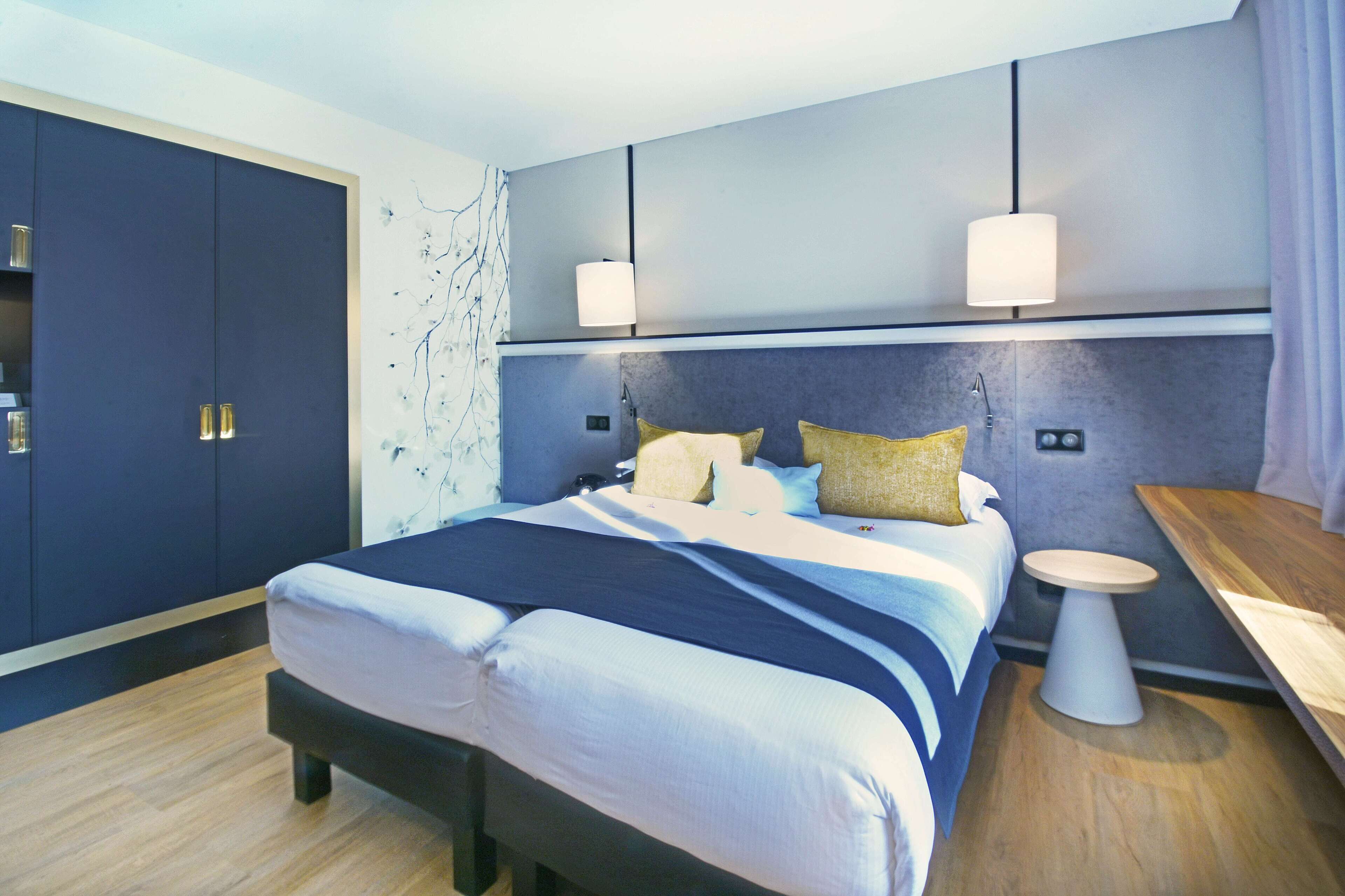 superior double room | premium bedding, minibar, in-room safe, desk