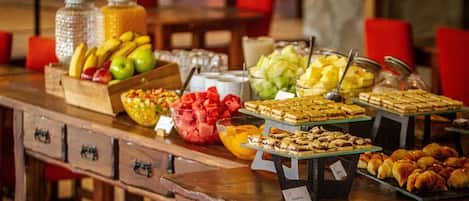 Free daily buffet breakfast