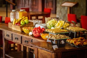 包含每日自助早餐