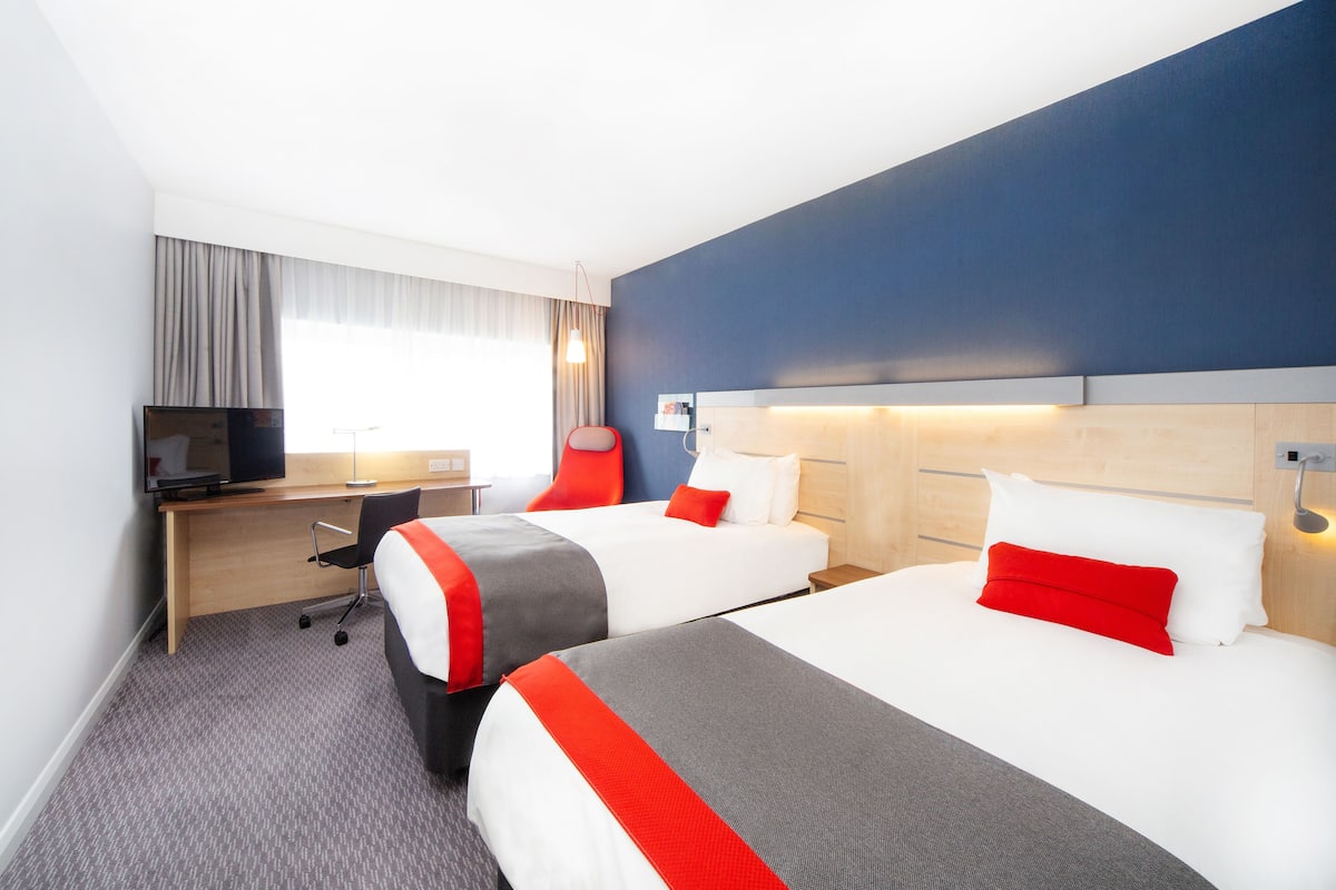 1 bedroom, in-room safe, desk, iron/ironing board