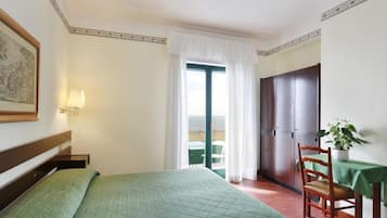 Minibar, in-room safe, desk, cribs/infant beds