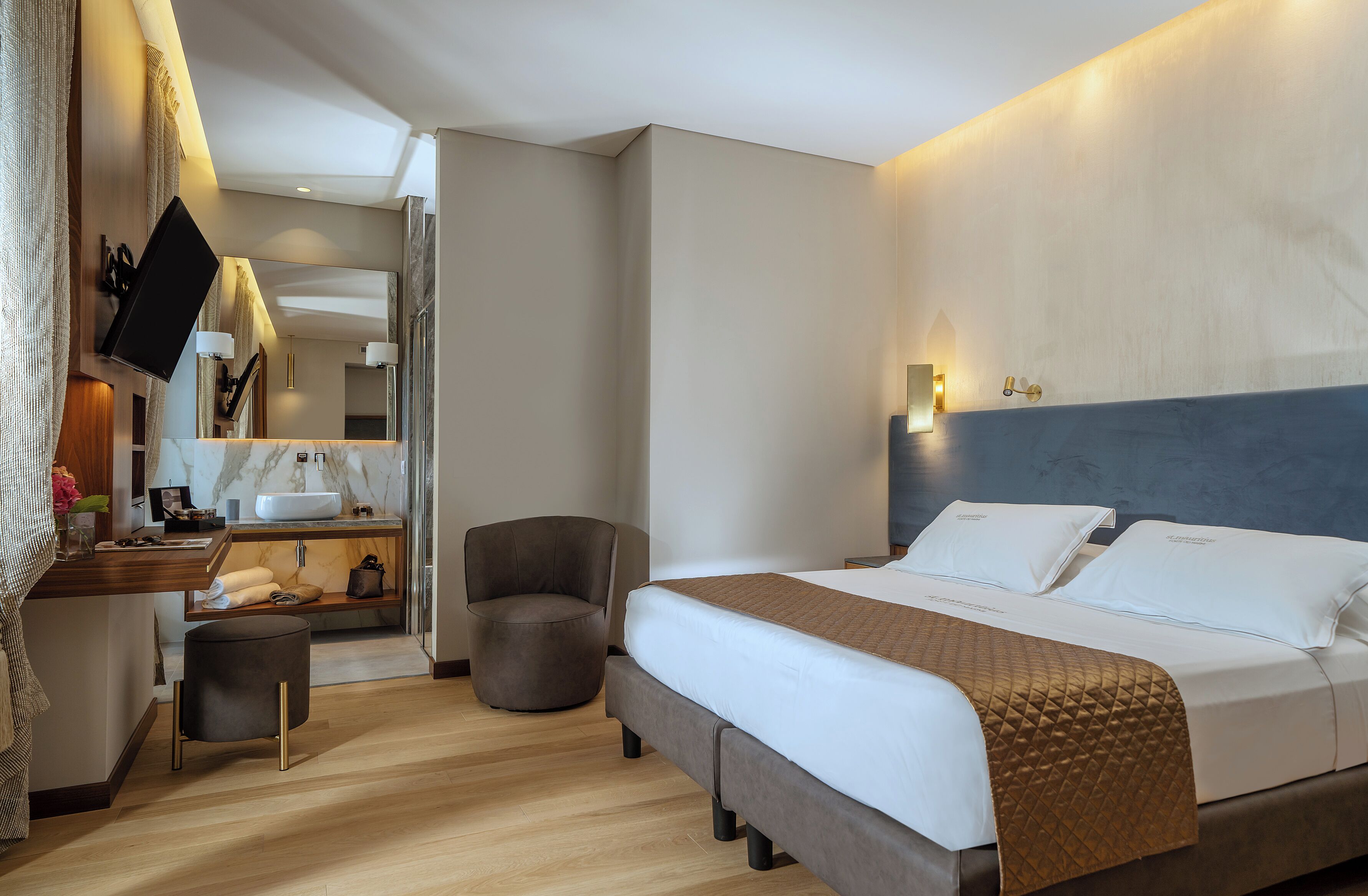 Dobbelt- eller tomannsrom – superior | Sengetøy av topp kvalitet, memory foam-senger, minibar og safe på rommet
